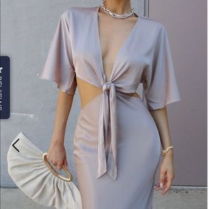 Silky long dress. Light purple. Ties under bust.